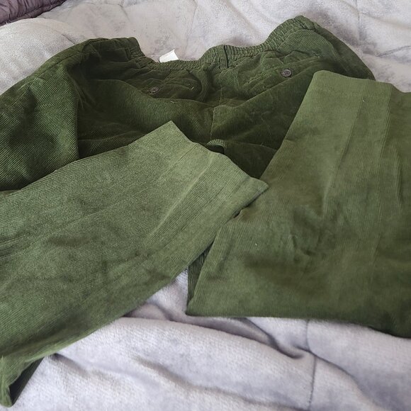 C22   Roots Cool corduroy Organic cotton Moss Green w/elastic waist & pockets - Picture 2 of 5